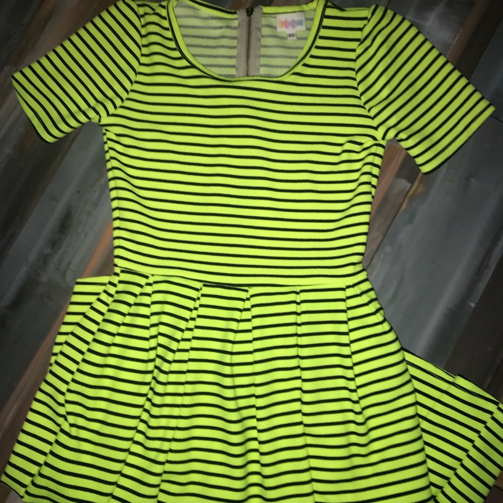 LULAROE fluorescent Amelia XS
